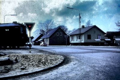 Søndag er det 50 år siden, at ni borgere fra Ikast mistede livet ved togkatastrofen ved jernbaneoverskæringen her i Hammerum. Dagen vil ikke blive markeret i Ikast Kirke. foto: anton børsting