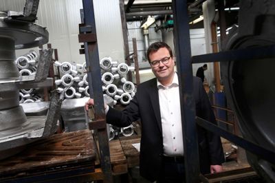 Industrivirksomheden JAI i Herning har gennem flere år haft over 10 polske ansatte ud af sin medarbejderstab på omkring 200. Administrerende direktør Kenn Christensen er ikke bekymret for, at de nuværende ansatte rejser hjem til Polen. Trods fremgang i polsk økonomi tjener polakkerne fortsat omkring det firedobbelte for at arbejde som ufaglært i Danmark. ? Foto: Flemming Hansen