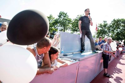 Studsgård byfest 2016. Torben Halkjær, formand for idrætsforeningen, kunne indvie Studsgårds nye multibane, der var skabt takket være frivillige kræfter. Men landsbyen er ved at løbe tør for frvillige kræfter.? foto: tom laursen