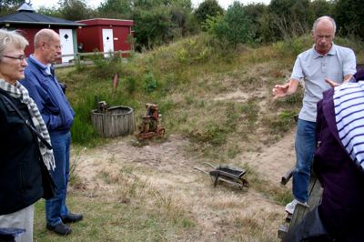 Jan Svendsen (t.h.) og brunkulsmuseet byder på åben rundvisning i juli. ?privatfoto