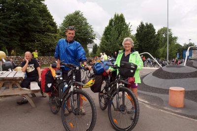 Det har været med fuld oppakning og cykeltrailer, at Inge Pricht og Ole Mogensen har cyklet rundt i Europa. ? ?Foto: Thomas Vang Nielsen