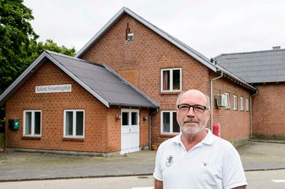 Sven Nordgaard har det godt med at trække læsset i Kollund Forsamlingshus og Borgerforening. Det er aldrig svært at finde nogen, som vil hjælpe med en opgave. Men han ville ønske, at folk ikke var så bange for at møde op på generalforsamlingerne. ?foto: jørn deleuran