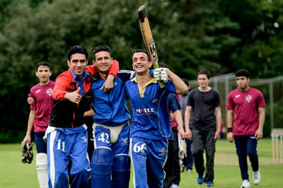 Stemningen var høj på banerne ved Herning Cricket Club, da asylansøgere fra tre centre søndag dystede mod hinanden over tre kampe. ?Foto: Jørn Deleuran