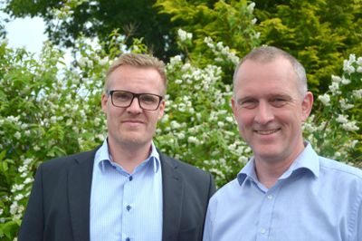 Anders Brandt-Clausen (t.v.) er blevet udnævnt til administrerende direktør for BioMar A/S i Brande, med virkning fra 1. august 2016, mens Ole Christensen (t.h.), som har haft denne stilling siden 2013, fremover kommer til at koncentrere sig om at lede BioMar's EMEA Division