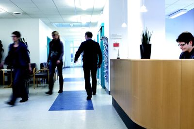 Arbejdsmedicinsk Klinik ved Regionshospitalet Herning tager del i et forskningsprojekt om integreret voldsforebyggelse, der skal sætte medarbejdere og ledelse i stand til at forebygge vold og trusler på arbejdspladsen. ?Foto: Henrik Ole Jensen