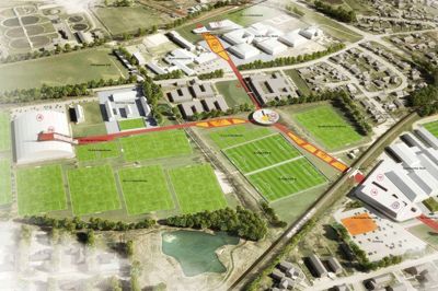 Kerneområdet for Sportscampus Ikast-Brande. De røde linjer er den avancerede sti med aktivitetslommer og udsigt fra taget af Stadome, som sikrer områdets fysiske sammenhængskraft. ?Tegning: Årstiderne Arkitekter
