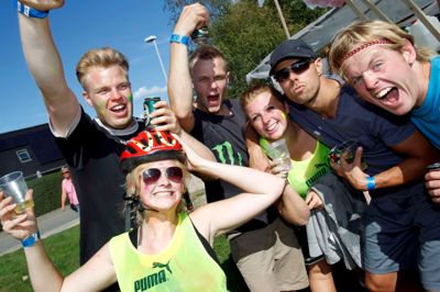 Der bliver fest i gaden lørdag 18. august, når den årlige pubcrawl løber af stablen i Sdr. Felding. Foto: Henrik Ole Jensen