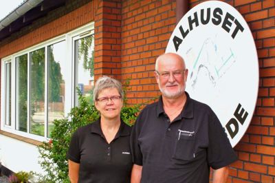 Alhusets har omkring 350 brugere, og der er plads til flere. På billedet ses leder Doris Nielsen og Flemming B. Johannesen, formand for Alhusets Brugerforening. ??foto: Ida True Berg
