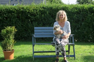 Lone Krogh i haven dengang hun endnu ikke vidste, hvordan Herning Kommune ville tage imod hendes ansøgning om at få førtidspension. ?foto: jesper wind