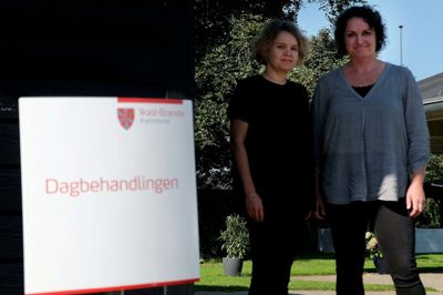Liza Overgård (t.v.) og Jette Torup er ansat til Projekt Brus, som skal yde støtte til børn og unge, hvis forældre har misbrugsproblemer.