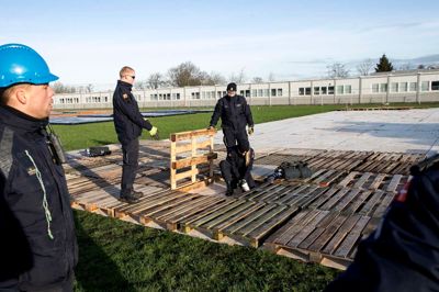 Sådan så det ud i december sidste år, da Beredskabsstyrelsen og Asylcenter Vesthimmerland var i gang med at forberede teltlejren. Foto: Tom Laursen