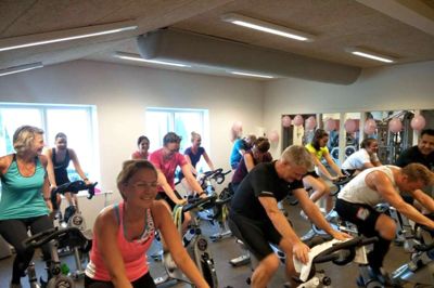Lyserød søndag i fitnesscentret i Kibæk var en succes og bliver gentaget næste år. ?privatfoto