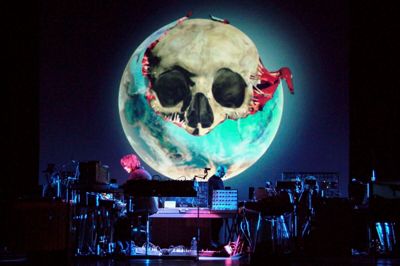 René Munk Thalund mødte Jean Michel Jarre, da denne gav koncert i Herning i 2009. ?foto: henrik ole jensen