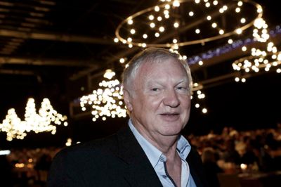 Henning Sørensen, Aalborg:
- Vi kan godt lide at høre Kandis-musik og danse, så det var oplagt. Jeg har også altid været vild med Bamses Venner, så det er perfekt, selvom vi må »nøjes« med Stig Rossen. Vi er en gruppe på 12, som kommer fra både en kortklub og en dameklub. Det er et flot arrangement.