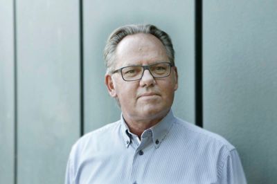 Jan Ladefoged har arbejdet 40 år hos Egetæpper og har stor erfaring i CSR og miljøforhold. For nylig delte han ud af sin erfaring som taler i foredragsrækken »Tidlig Tirsdag«. ?Foto: Henrik Ole Jensen