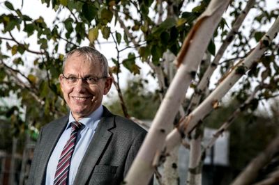 Martin Merrild er ikke i tvivl om, at der findes en særlig vilje i det midtvestjyske, en særlig foretagsomhed, som har ført til store resultater med små midler. - Uden den ånd, som man finder her på egnen, ville der ikke have været andet end en landevej og et ishus, siger han. ?Foto: Tom Laursen