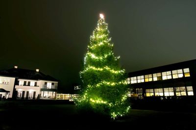 Juleaften er synonym med familiehygge for de fleste. Men nogle har hverken familie eller venner at holde jul med, derfor inviterer Kirkens Korshær hvert år til juleaften og flere andre julearrangementer i december. ?Foto: Henrik Ole Jensen