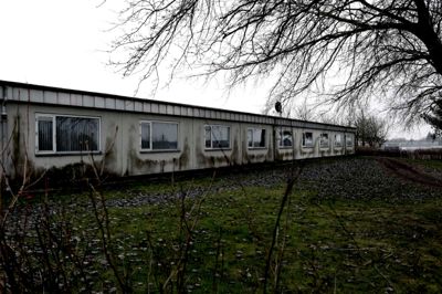 Beredskabsstyrelsen Midtjylland kan på en til to timer indrette en separat bygning på H.P. Hansens Vej til karantænecenter for op til 102 personer, der potentielt kan være smittet med farlige sygdomme som SARS. Bygningen vil i givet fald blive omkranset af et godt to meter højt hegn. ?Foto: Henrik Ole Jensen
