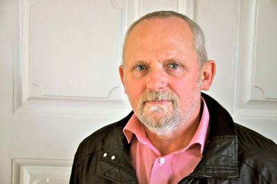 - De forvolder stor skade på alle de mennesker, som det går ud over, siger Ebbe Larsen, forstander på Møltrup Optagelseshjem, efter at optagelseshjemmet blev udsat for et voldsomt røveri i sidste uge. Fremover skal røvere ikke forvente at finde værdier på stedet. ? Privatfoto