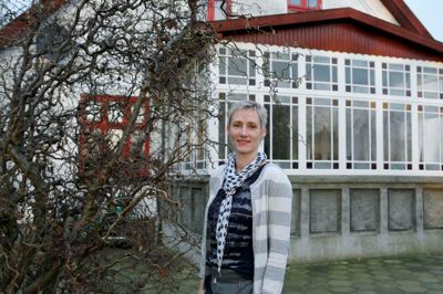Yvonne Thorø Iversen, leder af Den Blå Mølle, er så vild med nytårsaften - og alt der hører med - at hun har fået et nyt øgenavn. ?Foto: Henrik Ole Jensen.