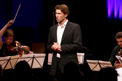 Operasanger Jens Søndergaard underviste forleden musikinteresserede elever fra Herning Gymnasium. ?foto: henrik ole jensen