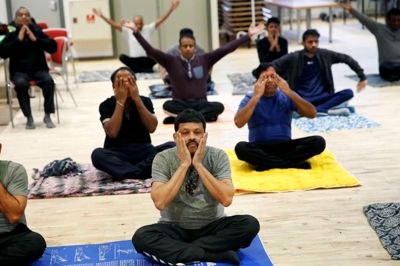 I weekenden fik lokal yogaforening besøg af Professor Ganesan Balechandran, der er mesterunderviser. Det foregik på biblioteket i Ikast. Foto: Flemming Hansen