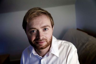 Herning Folkeblad har siden januar fulgt problemerne med at skaffe lægedækning i Herning by. Tobias Kirkegaard Dalager, der flyttede fra Silkeborg til Dalgasgade, blev til sin overraskelse henvist til Lægehuset afd. Vest på Kongevejen i Ikast, små 14 kilometer væk. 3. maj - for seks uger siden - kunne avisen første gang fortælle om Herning-lægernes tilbud om at lukke op for i alt 1915 nye patienter. ?Foto: Flemming Hansen