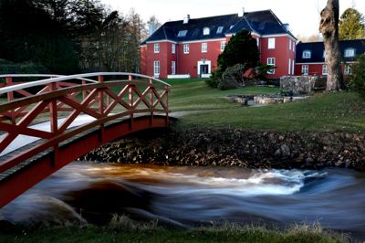 Skarrildhus er blandt de tre hoteller i Herning og omegn, som hotelgæster placerer helt i top, når de anmelder hotelophold på TripAdvisor. De to andre er Hotel Eyde og Scandic Regina. ?Foto: Henrik Ole Jensen