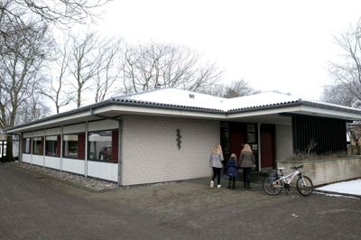 Lægehuset i Sunds blev i fire årtier drevet af lægerne Lise og Niels Forsom, som ikke kunne få andre læger til at købe klinikken, da de gik på pension. For stadig at kunne tilbyde Sunds-borgerne lokal lægedækning valgte Region Midtjylland at lade Falck Lægehuse overtage driften i årene 2015-2017. ?Foto: Tom Laursen