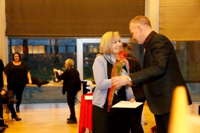 Eksamensbeviser blev uddelt til de nye pædagoger.? PRIVATFOTO