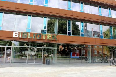 Bibliotekerne gør klar til at hjælpe, så alle kan komme i den helt rigtige MGP stemning. Man kan følge med på bibliotekernes hjemmeside, hvis man vil se, hvilke aktiviter, man gerne vil deltage i. ?Foto: Christian Sjurman