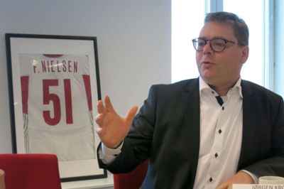 Jørgen Krogh fortæller om Grundtvig på Højskolen Skærgården. ? foto: thomas damm