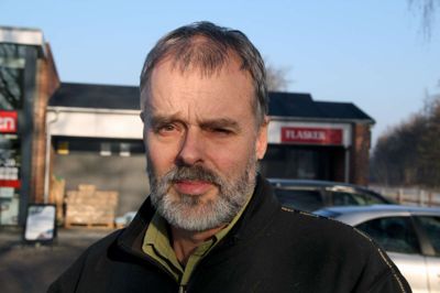 Erik Thykjær, Klode Mølle:
- Det er ærgerligt. Det er mange arbejdspladser, som byen mister. Og så er Siemens jo blevet en del af Engesvangs identitet. Virksomheden har helt sikkert haft betydning for hussalg og børnetal i byen og har givet arbejde til mange ufaglærte. Så det er et stort problem, at Siemens lukker