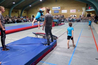 Drengefræs-holdet begejstrede med deres springevner. ? Foto: Flemming Larsen.