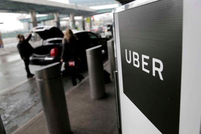 Kørselstjenesten Uber lukker i Danmark. Det fortæller selskabets talsmand, Kristian Agerbo på et pressemøde i København. ?Foto: Seth Wenig/AP Photo