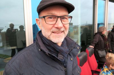 Hans Balle Christensen, Herning:
- For børnebørnene har det bedste været at opleve Ringkøbing-Skjerns ballethold på biblioteket. De var simpelthen så fascinerede af det her ballet, de har siddet på rad og række og set hele forestillingen. For os andre er det egentlig ligeså meget spørgsmålet om at opleve det hele, og se hvordan børnene oplever det. Vi har forsøgt at få så meget med som muligt, og se hvad der foregår.