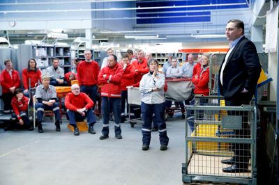 PostNord Danmark har været igennem en større optimering for at finde besparelser. - Vi har været i stand til at tage rigtigt mange omkostninger, som egentlig ikke koster noget, ud. Vi har efterhånden fået luget rigtigt godt ud i de dumme omkostninger. Samme forretning kører vi nu med 20-25 millioner kroner mindre om måneden. Det er da trods alt lidt, siger chef for PostNord Danmark, Peter Kjær Jensen. ?Foto: Flemming Hansen