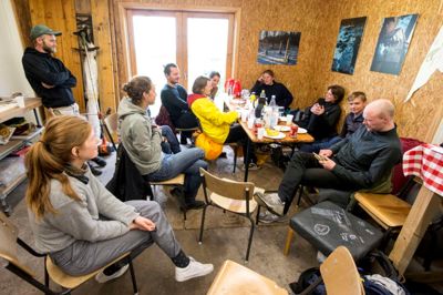 12 billedkunstnere fra kunstakademiet holder workshop hos Skovsnogen i denne uge. ???foto: Tom Laursen