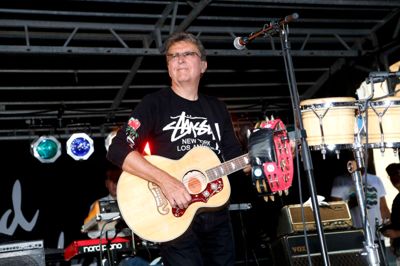 Rugsted og Kreutzfeldt spillede på Torvet til indvielse af den "nye" gågade. Foto: Henrik Ole Jensen