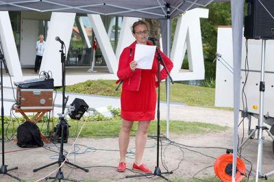 Advokat Lotte Bliddal holdt tale om vold mod kvuder.
Foto: Henrik Ole Jensen