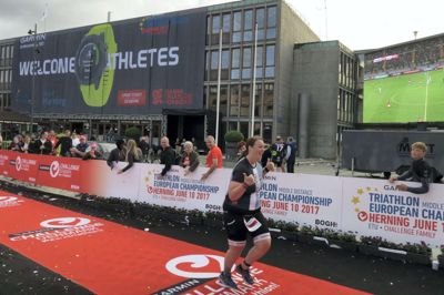 Efter mere end syv timer ude på ruten kom de sidste atleter i mål. Knapt 2000 var tilmeldt. Et par hundrede meldte fra til start og omkring 100 måtte give op undervejs.?foto: jesper wind