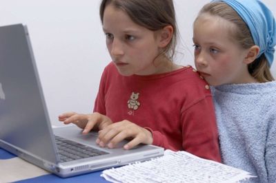 Efterspørgslen på hurtigt internet breder sig både i hjemmene og på arbejdspladser og i institutioner. Free/Colourbox