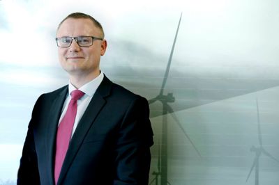 - Min vigtigste rolle er at sikre, at vi alle sammen er rigtig gode til at lytte til vores kunder og adoptere til deres behov, siger Chlinton Arendahl Nielsen, administrerende direktør hos KK Wind Solutions. ?Foto: Henrik Ole Jensen