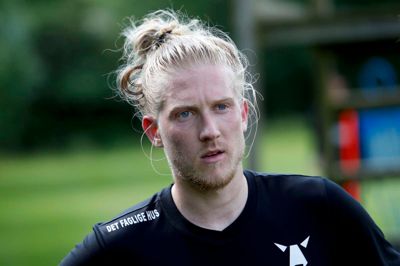 - Jeg er faldet godt til i FCM, men jeg savner mere spilletid. Jeg er ikke kommet her for at sidde på bænken, lyder den ærlige udmelding fra svenske Simon Kroon.? Foto: Flemming Hansen