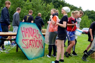 Ugen bød på anderledes former for løb for de unge, som blandt andet skulle samle råstoffer på forskellige poster. ?Privatfoto