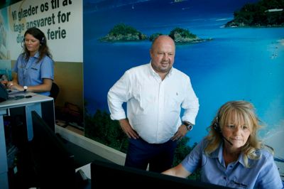 Herningensiske Bravo Tours og direktør Peder Hornshøj mener sagtens, at der kan være situationer, hvor en erstatning for en mangelfuld rejse er på sin plads. Han oplever dog i stigende grad at folks erstatningskrav er ude på overdrevet: - Er man uden varmt vand i to timer på en ugelang ferie, skal man ikke have hele prisen refunderet. ?Foto: Henrik Ole Jensen