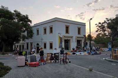På Kos flyttede beboere ud på gaden, efter jordskælvet ramte. Ritzau Foto