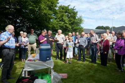 Der er stort sammenhold i Troldhede omkring butikken. Her fra en event. PRIVATFOTO
