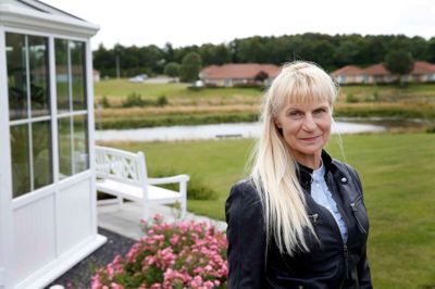 Det romantiske lysthus uden for Sandfeldgården er det sted, som Lilian Vium vil vise frem, hvis hun fik besøg af en turist i Kibæk. ? foto: Flemming Hansen