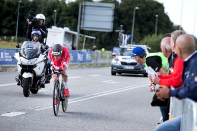 Der er også masser af enkeltstart-ryttere på den midtjyske asfalt i dag. Foto: Tom Laursen